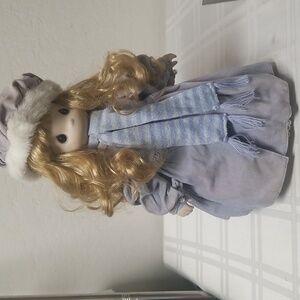 PRECIOUS MOMENTS 14/15" TALL EUC, "Winter's Song"  Enesco Four Season Series